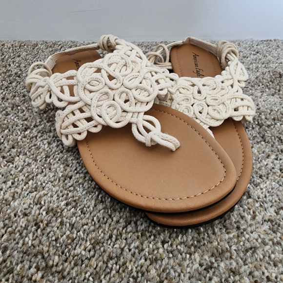 American Eagle Sandals Women’s 7.5 Cream Braided Thong - Picture 3 of 7